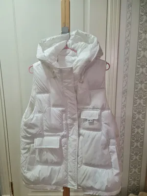 Безрукавка белая