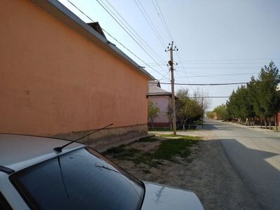 Zilol mahallasi 8 avtobus yoʻlida joylashgan hovli sotiladi!