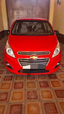 Chevrolet spark красный