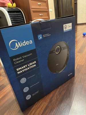 Продам новый робот пылесос Midea