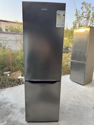 Artel holadilnik sotiladi