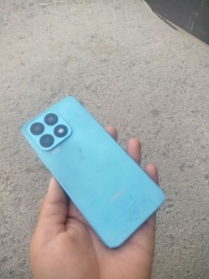 Honor x8a. Narxi: 800 000