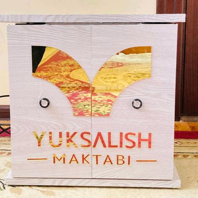 Seyf. pult yordamida boshqariladi.