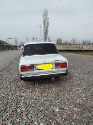 Vaz 2107 sotiladi