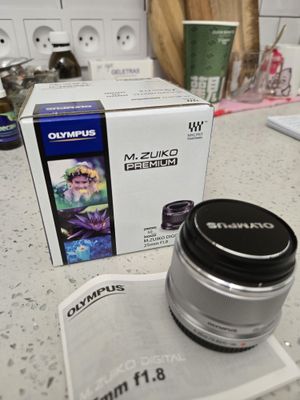 Продаётся Olimpus 25mm f 1,8