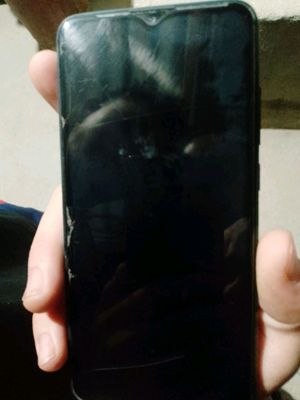 Xiaomi redmi8.sotiladi xotirasi4/64gb 900000ming