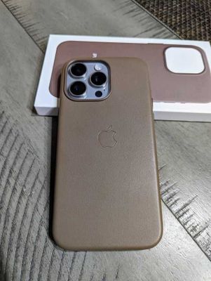 Кожаный чехол MagSafe для iPhone 15 Pro Taupe