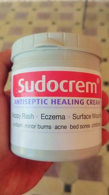Krem- dogʻlar, toshmalar va kuygan joyga surtiladigan Sudocrem