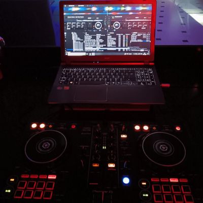 Pionner DJ ddj400 rekordbox srochna sotiladi