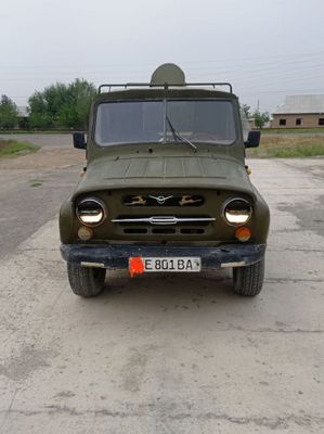 Uaz (УАЗ) 469 srochna sotiladi
