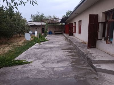 Srochna uy sotiladi