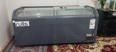 Supermarketlar uchun vitrinali muzlatgich zudlik bilan sotiladi