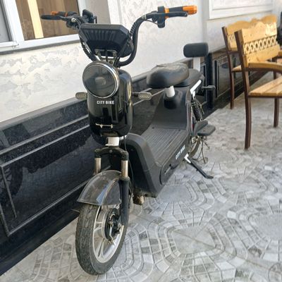 Skuter sotiladi narxi 250$