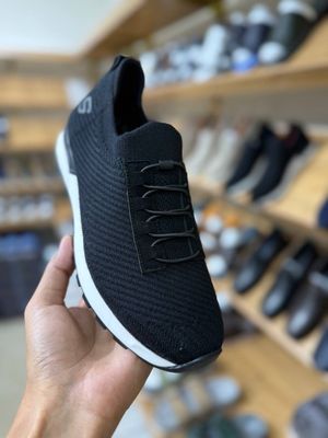 Мужской кроссовки 40-44 имеется все размеры
