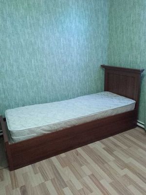Подаётся односпальная кровать в хорошем состоянии