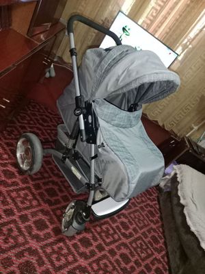 Продоеться детская коляска
