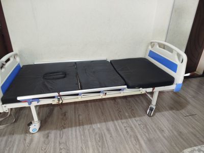 Продается многофункциональный кровать для лежащих