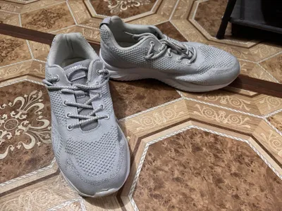 Кроссовки женские серые
