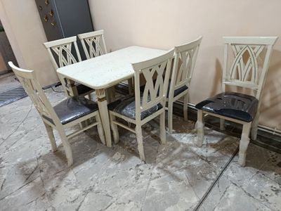 Stol stul sotiladi 6 kishilik
