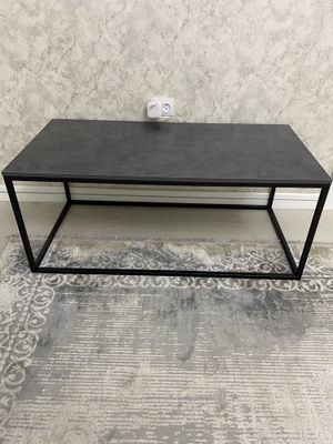 Jurnalniy stol loft