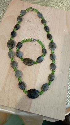 Бусы из редкого камня лабрадор
