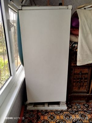 Холодильник sotiladi ishledi xolati yaxshi