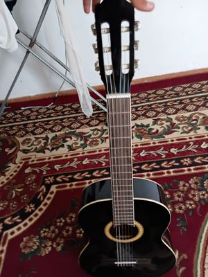 gitara sotiladi narxi 1000000 celksika
