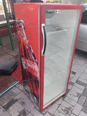 Витрина холодильник срочно продается