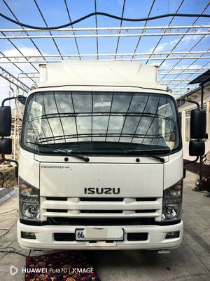 Продаётся Isuzu грузовик