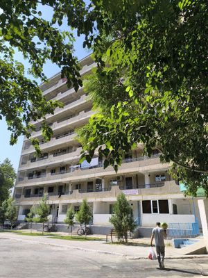 Продаётся квартира 2 комнаты в 10мик.
