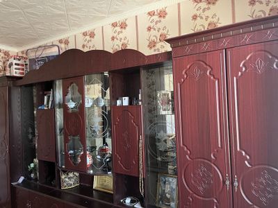 Срочно Продаётся стеньк,компютерный стол,телевизор плоский экран LG