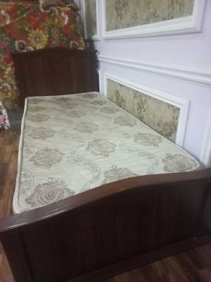 Односпальные кровать и матрас