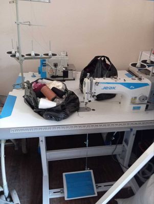 Tikuv mashinasi sotiladi yengi