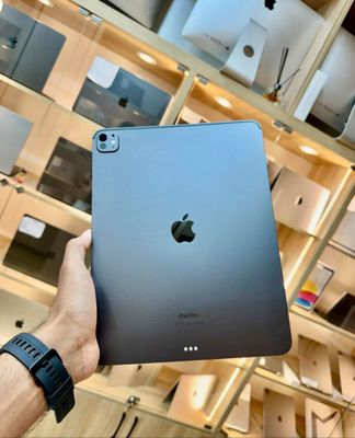 IPAD 13-inch/256GB. M4 Янгидей 1-ой ишлатилган. 2025 Америка LL/A-100%