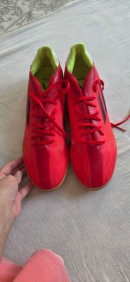 Butsi. Adidas.