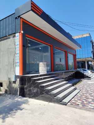 Arenada ofes magazin G'alaba kuchga Yo'l ustida