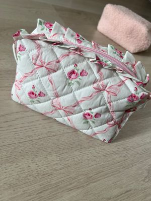 Янги косметичкалар