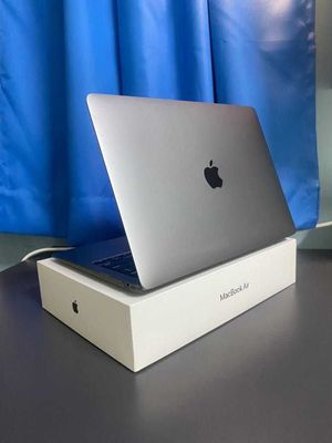 Macbook air m1 512GB/8yader GPU ! yengide xolatda