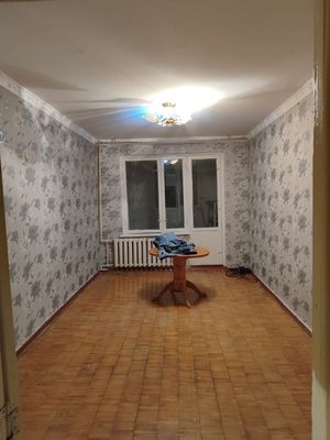3 хонали квартира 1чи этаж 11 мкр