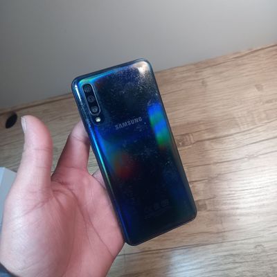 Samsung A50 sotiladi