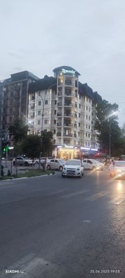 Ramiz restorani tepasidagi yangi qurilgan kvartira oilaga ijaraga