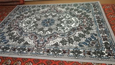 Gilam sotiladi xolati alo darajada