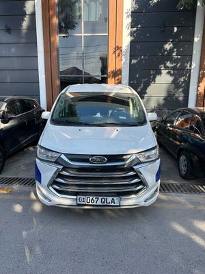 JAC M4 Microavtobus Avtomat