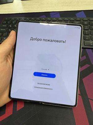 Galaxy Fold 4 12/256 коробка док есть