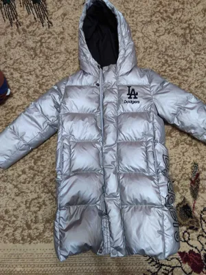 Продам курточку на девочку