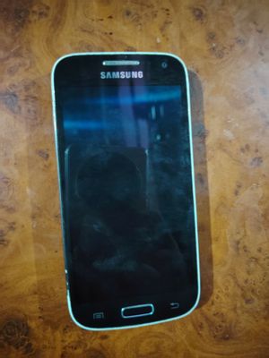 Telefonlar sotiladi yaxshi ishlaydi