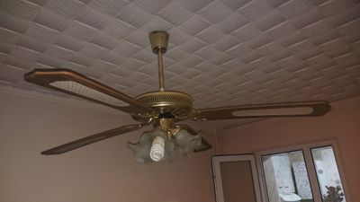 Продам люстры отличное состоние