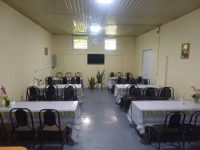 Стол ва стуллар сотилади. Холати яхши.