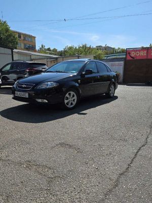 Lacetti gentra sotiladi