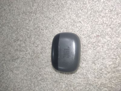 JBL200tws в хорошем состоянии